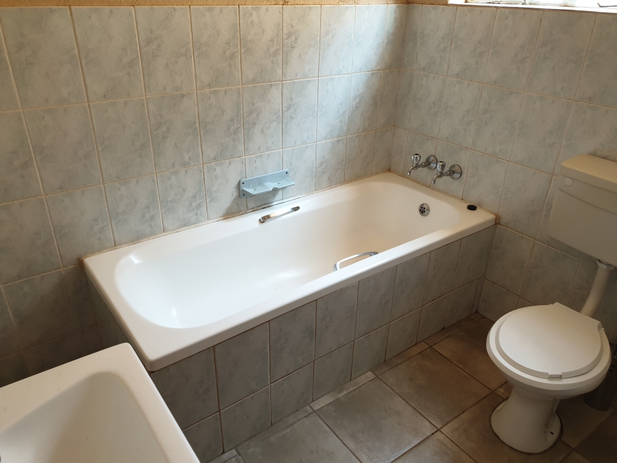 To Let 2 Bedroom Property for Rent in Doringkruin North West
